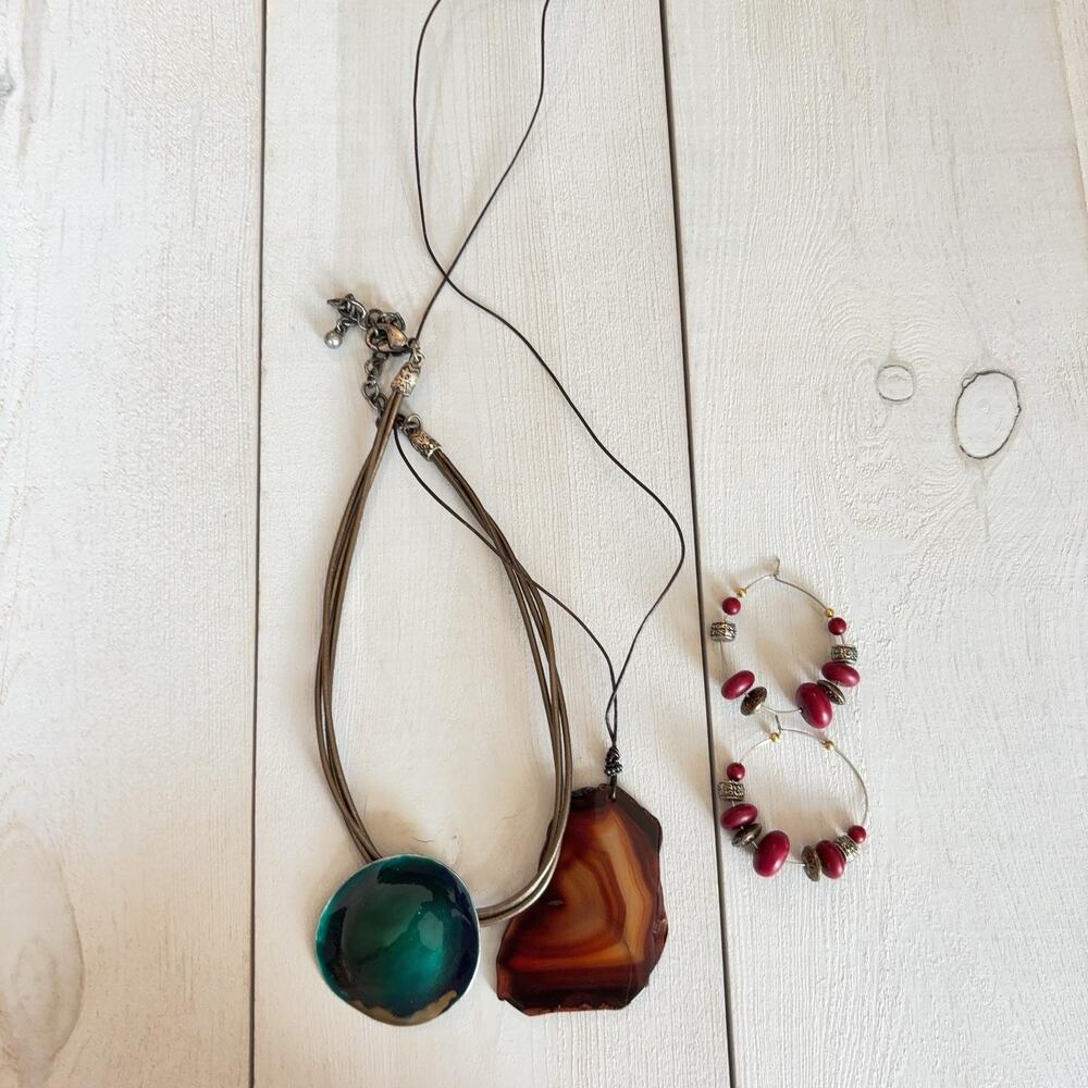 Lot 3 Womens Jewelry Chicos Green Necklace Agate Pendant Red Bead Hoop Earrings